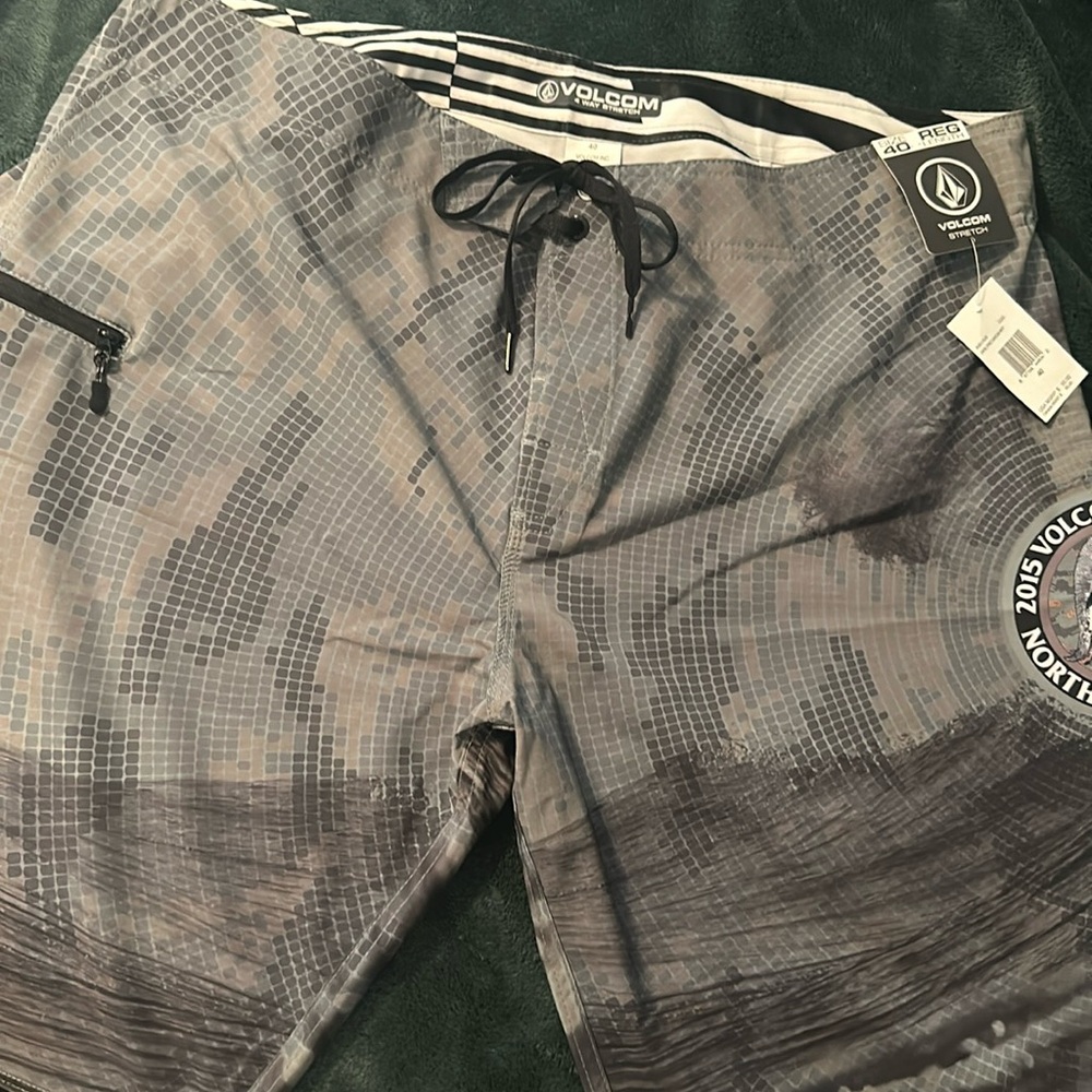 Volcom board short